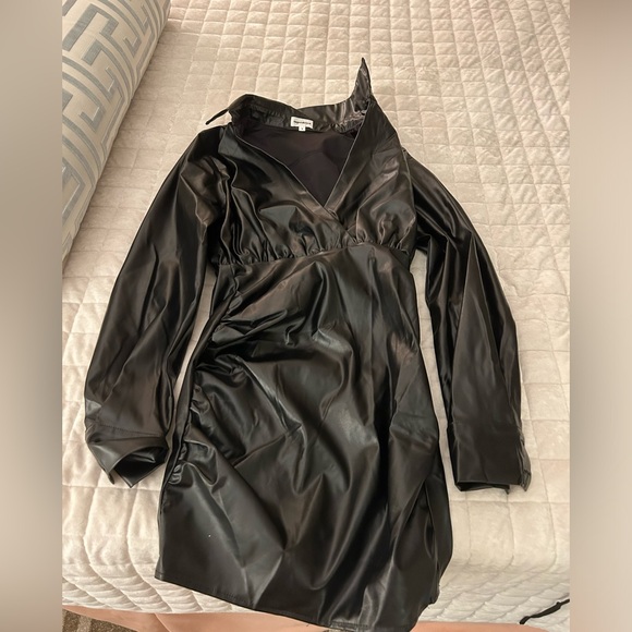 Revolve/Superdown Ruched dress - Picture 2 of 3